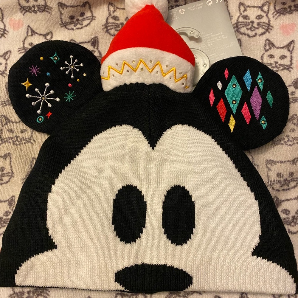 Disney Mickey Mouse Holiday Beanie
